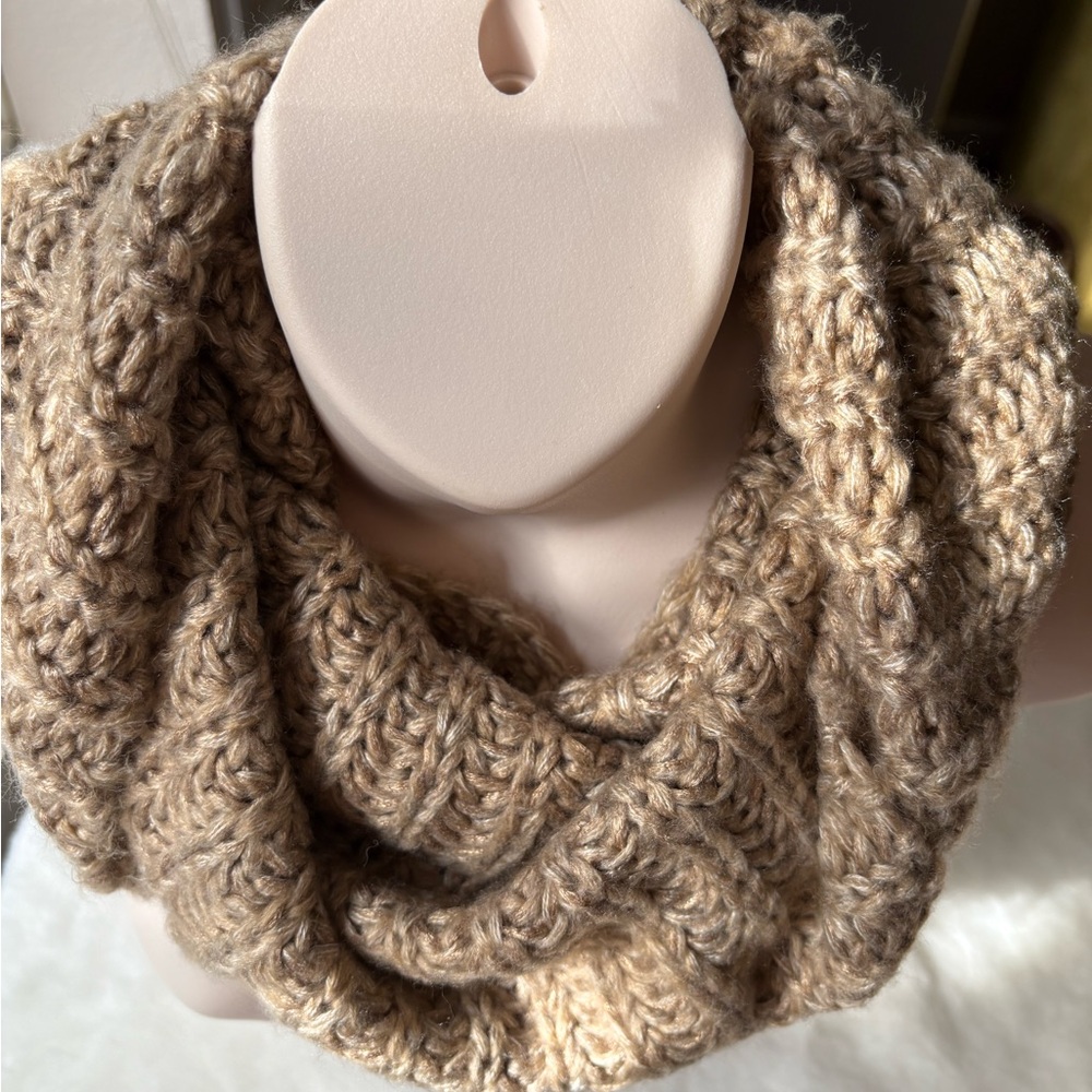 H&M Chunky Knit Scarf in Beige